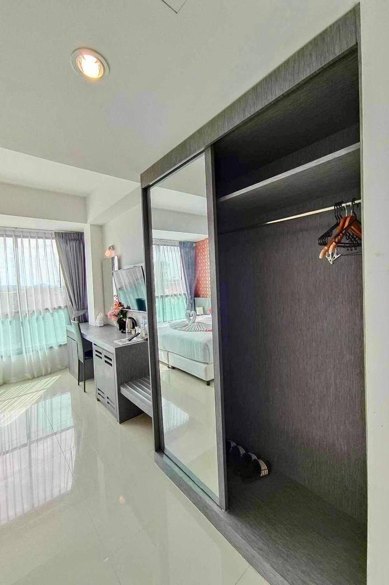 The Thames Pool Access Resort & Villa - Sha Extra Plus Chalong Buitenkant foto
